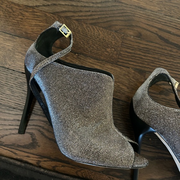 Gorgeous silver sparkle heels - Picture 5 of 6